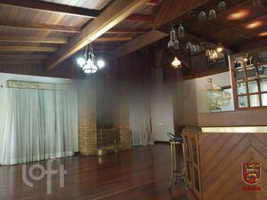 Image 9 - 812390