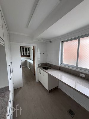 Image 15 - 812391