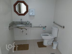 Image 9 - 812478