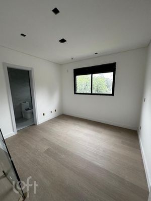 Image 15 - 812510