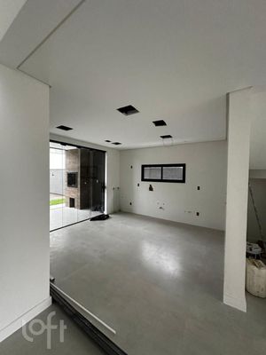 Image 4 - 812510