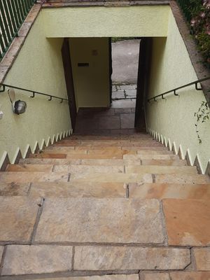 Image 30 - 812548