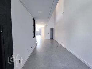 Image 3 - 812549