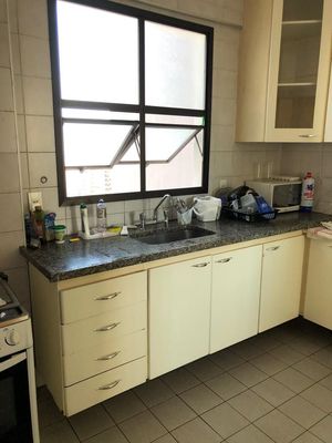 Image 18 - 812603
