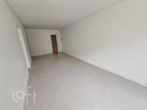 Image 4 - 812722