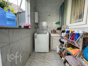 Image 6 - 812726