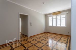 Image 33 - 812733