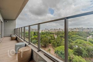 Image 23 - 813015