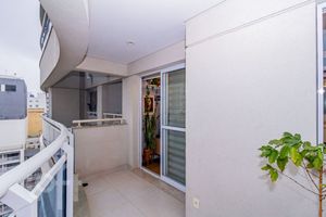 Image 3 - 813057