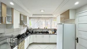 Image 35 - 813090
