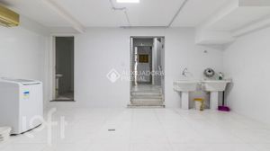 Image 6 - 813143