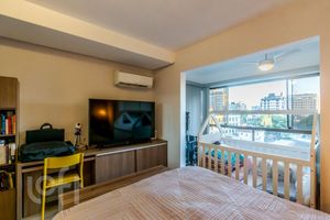 Image 10 - 813283
