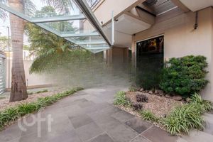 Image 31 - 813283