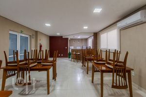 Image 28 - 813283