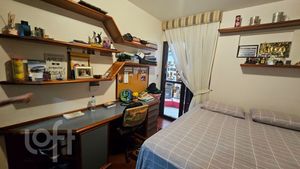 Image 34 - 813285