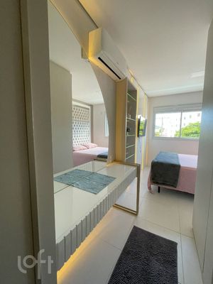 Image 19 - 813294