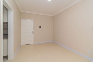 Image 3 - 813319