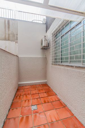 Image 14 - 813319