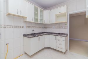 Image 11 - 813319