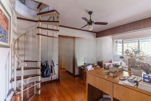 Image 11 - 813320