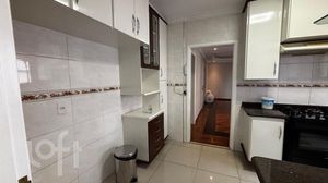Image 10 - 813344