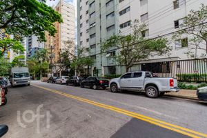 Image 32 - 813368