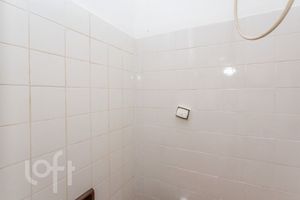 Image 20 - 813465