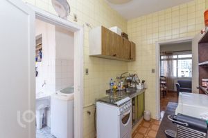 Image 7 - 813465