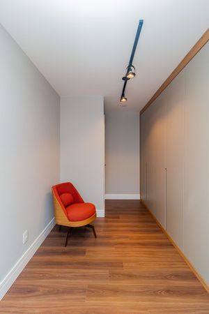 Image 21 - 813476