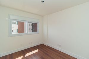 Image 37 - 813476
