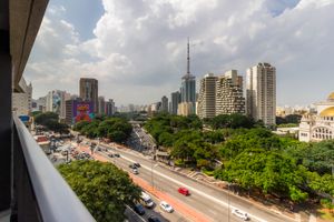 Image 16 - 813485