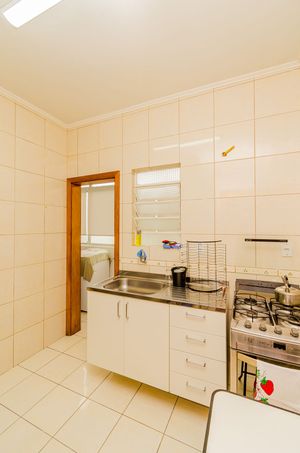 Image 18 - 813500
