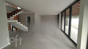 Image 4 - 813507