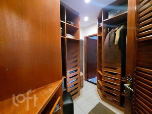 Image 8 - 813619