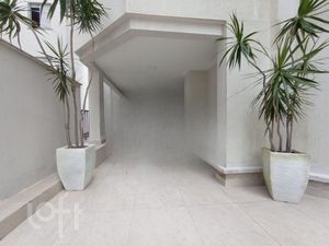 Image 7 - 813641
