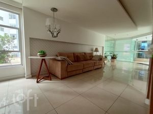 Image 9 - 813641