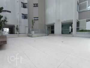 Image 6 - 813641