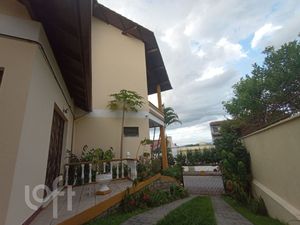 Image 25 - 813643