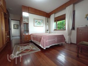 Image 9 - 813643