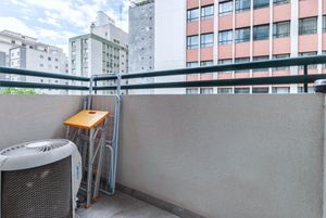Image 5 - 813688