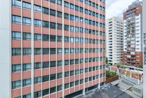 Image 6 - 813688