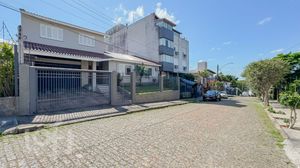 Image 67 - 813750