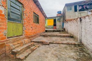 Image 40 - 814030