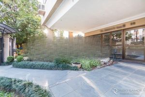 Image 20 - 814115