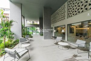 Image 4 - 814371
