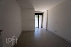 Image 17 - 814508