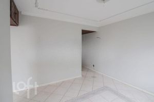 Image 19 - 815209
