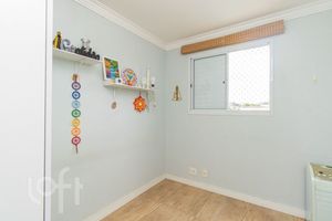 Image 19 - 815298