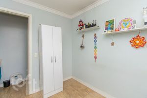Image 11 - 815298