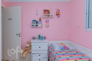 Image 18 - 815298